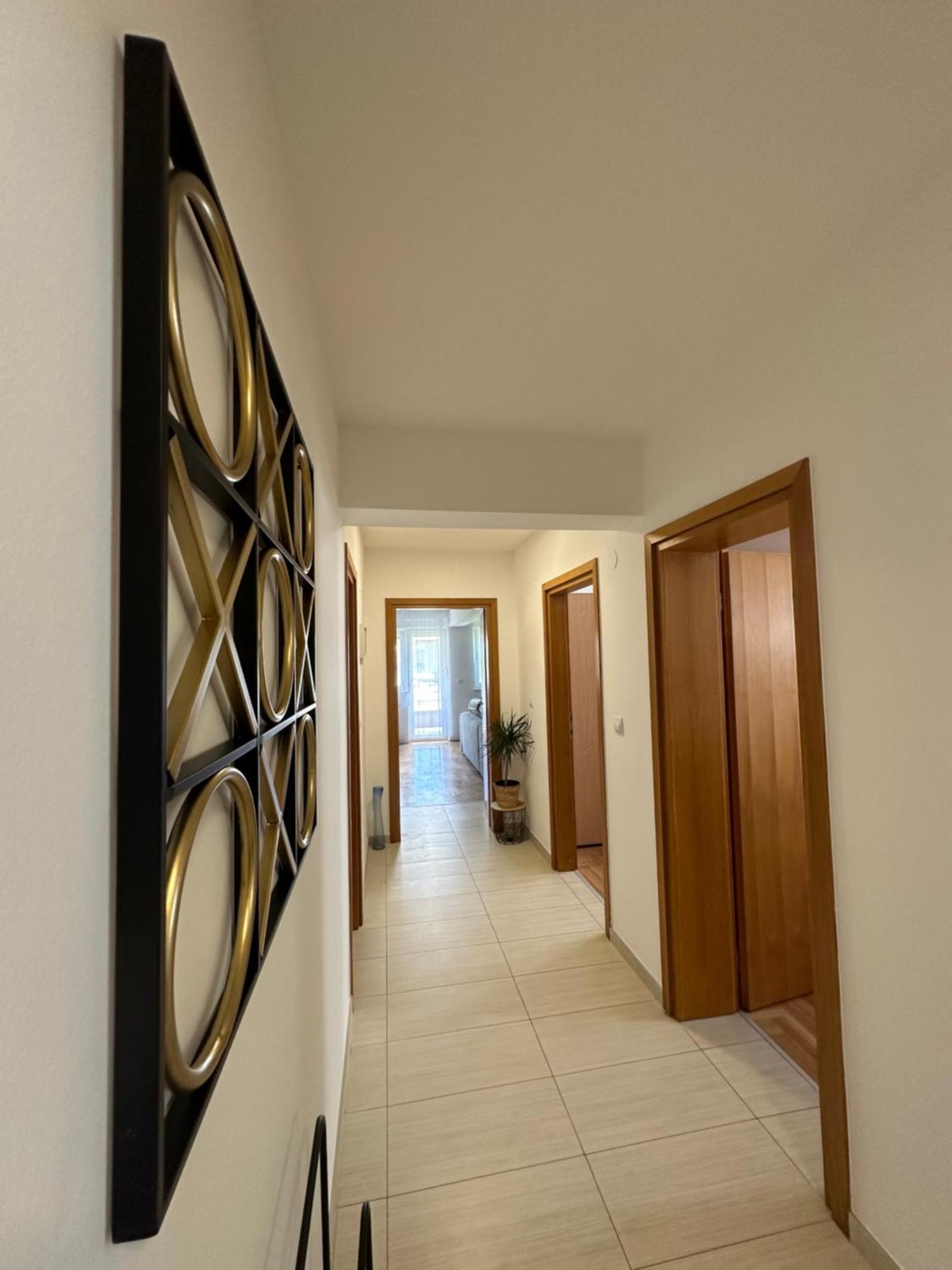 Jan Apartment *